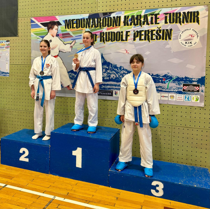 FOTO: Karataši Phoenixa uspješni na turniru u Križu, klub najbolji u borbama, drugi ukupno