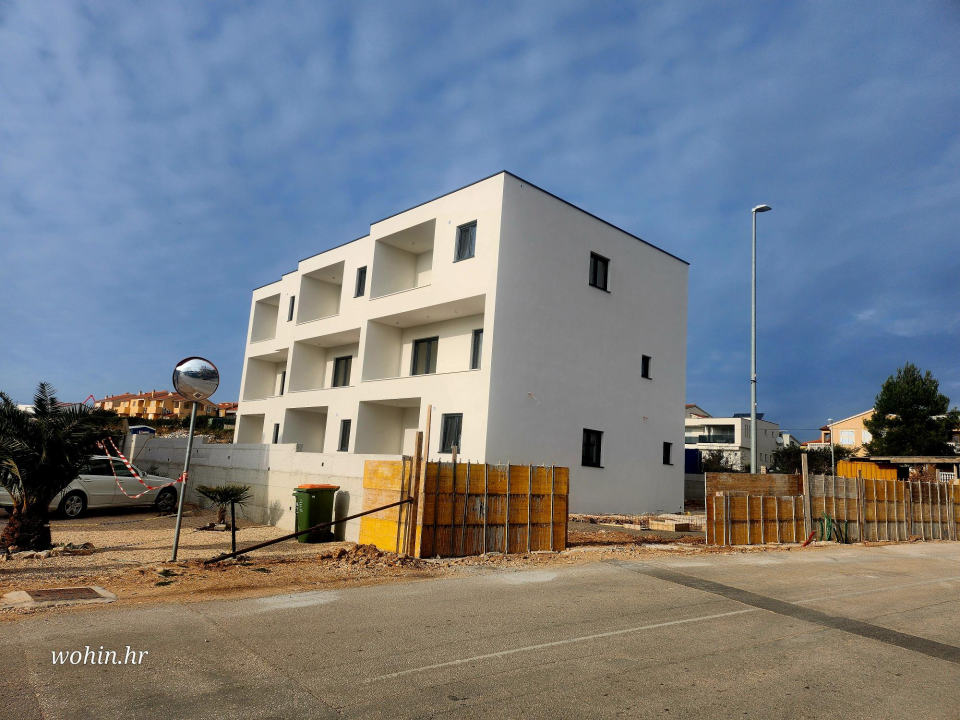 FOTO Prodaju se stanovi na mirnoj lokaciji u Vodicama!