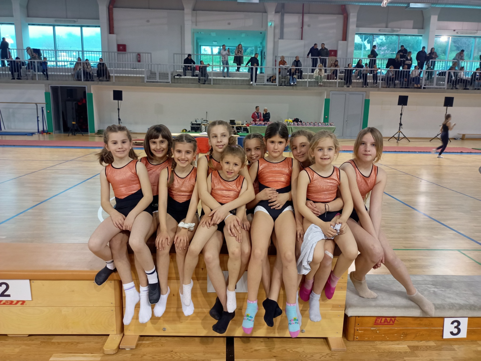 FOTO: Gimnastičari Dišpeta nastupili u Solinu, u dvije konkurencije osvojili ekipnu prvu poziciju