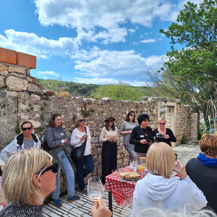  Poduzetna bodulica: Na Zlarinu su se okupile poduzetnice sa šibenskih otoka