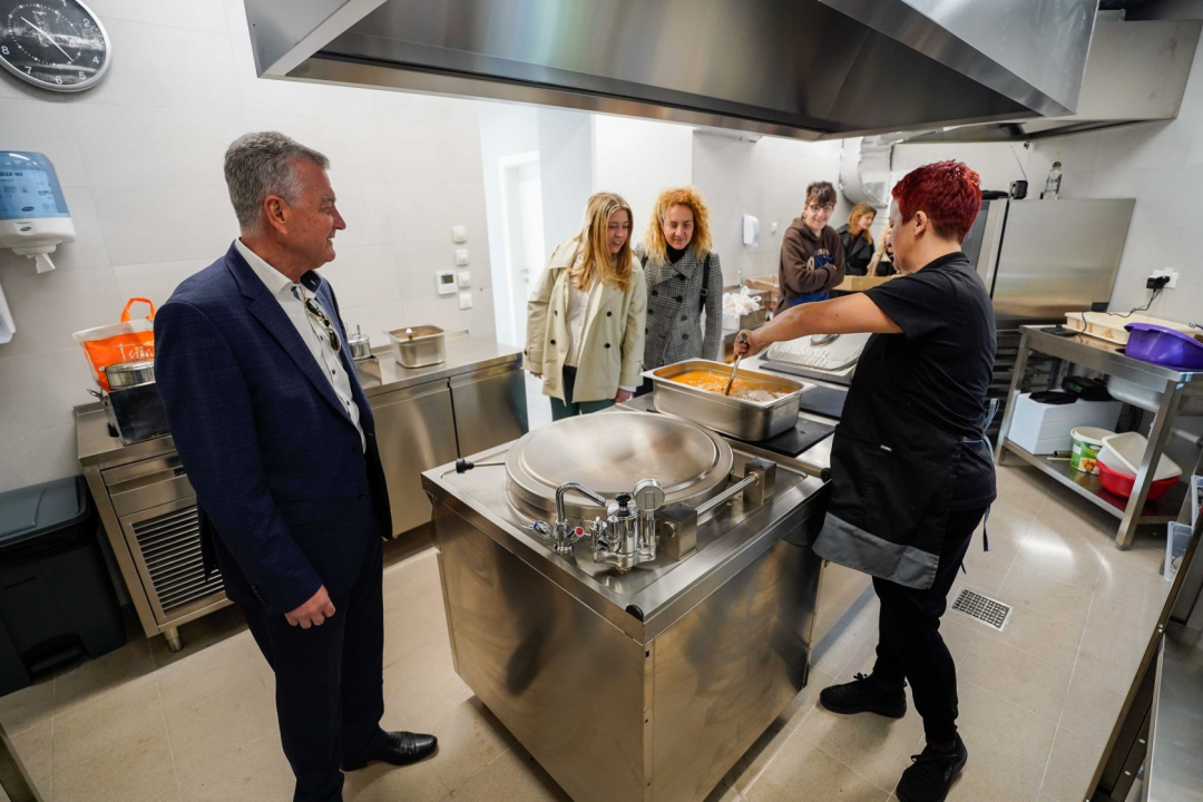 Grad Šibenik osigurao uskrsne pogače za korisnike Pučke kuhinje: 'Njegujemo partnerski odnos i suradnju'