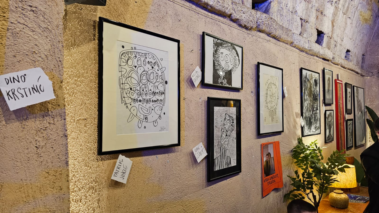 Zvonimir Vila i njegovi 'Vilenjaci' napunili Azimut: Otvorena izložba radova djece iz Centra 'Šubićevac'