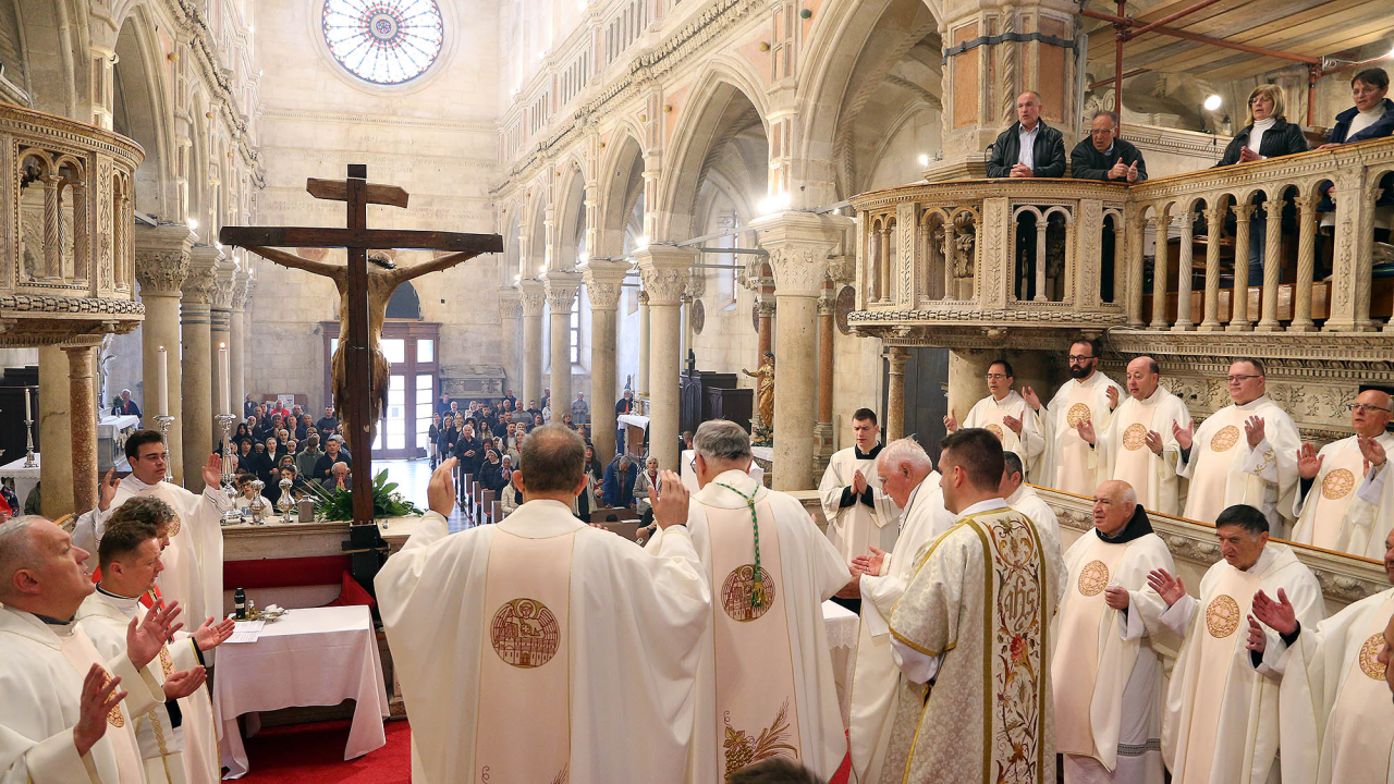 Održana misa posvete ulja u katedrali sv. Jakova