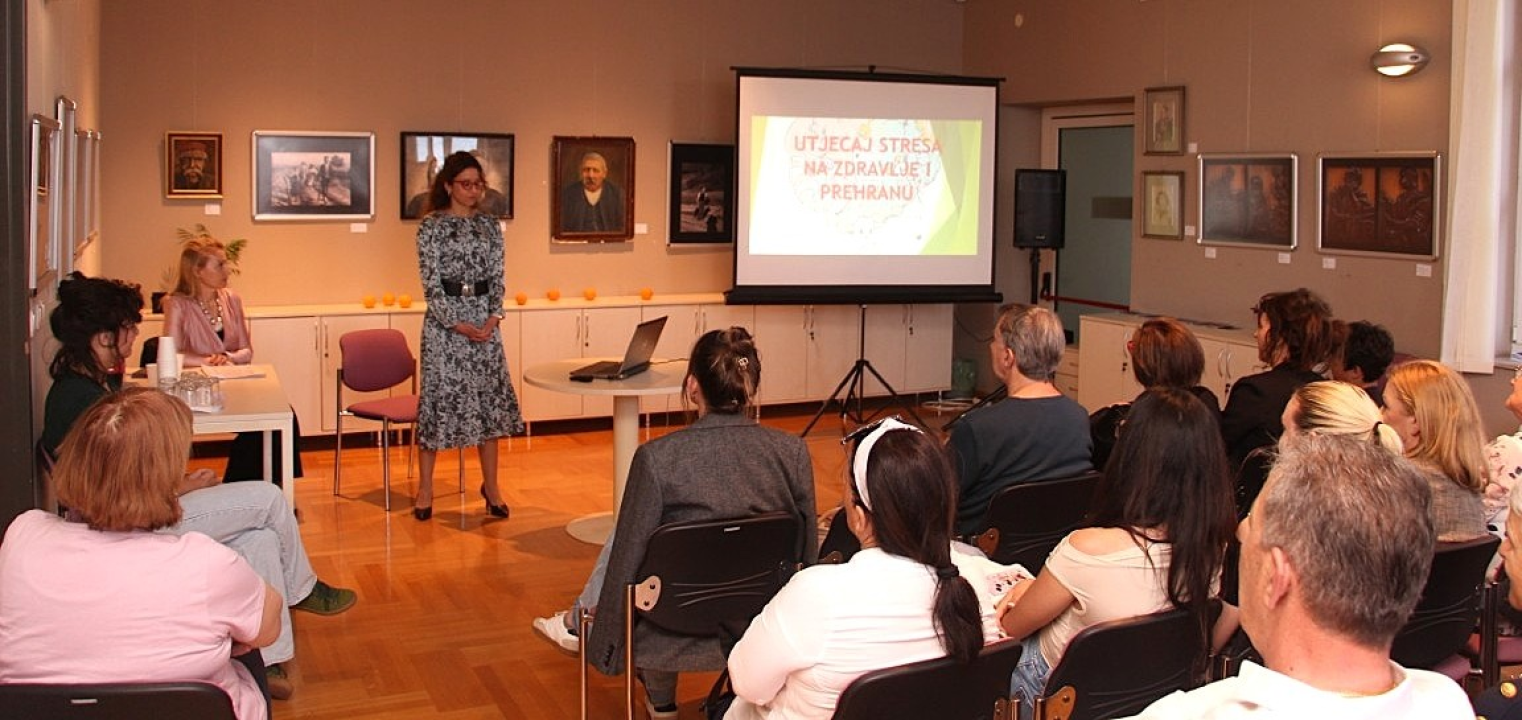 Predavanje farmaceutkinja Sanje Radas i Martine Silov u vodičkoj knjižnici