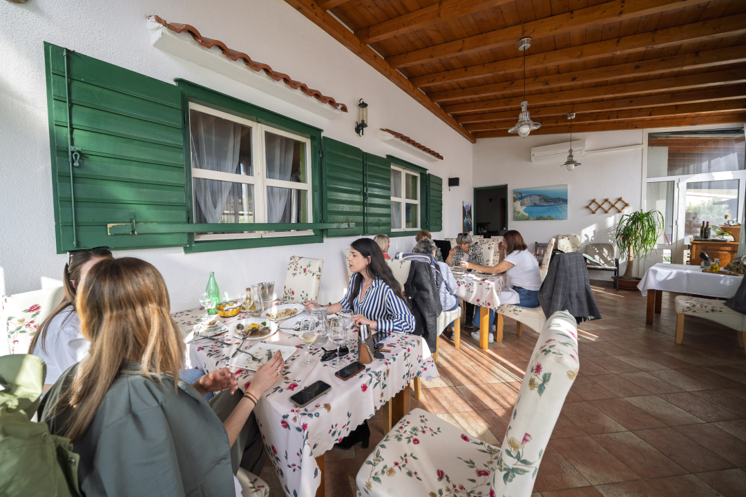 FOTO Doživite okus Dalmacije na pijatu u Konobi Oli!