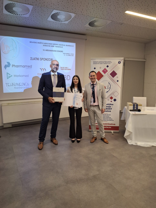 Učenicima šibenske Medicinske škole u Vodicama uručena priznanja za izniman trud