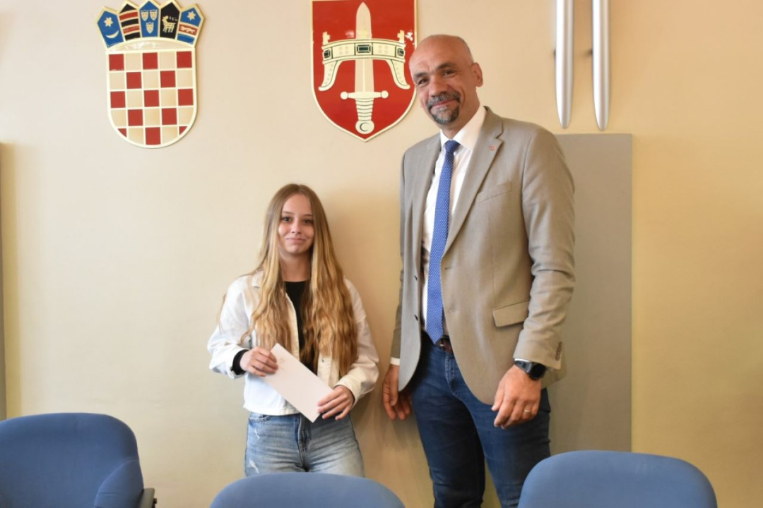 Najuspješniji učenici na prijemu kod župana: ‘Budite ponosni na sebe kao što smo mi ponosni na vas’