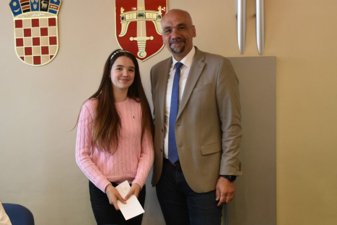 Najuspješniji učenici na prijemu kod župana: ‘Budite ponosni na sebe kao što smo mi ponosni na vas’