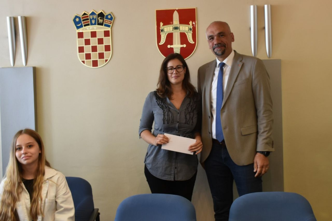 Najuspješniji učenici na prijemu kod župana: ‘Budite ponosni na sebe kao što smo mi ponosni na vas’