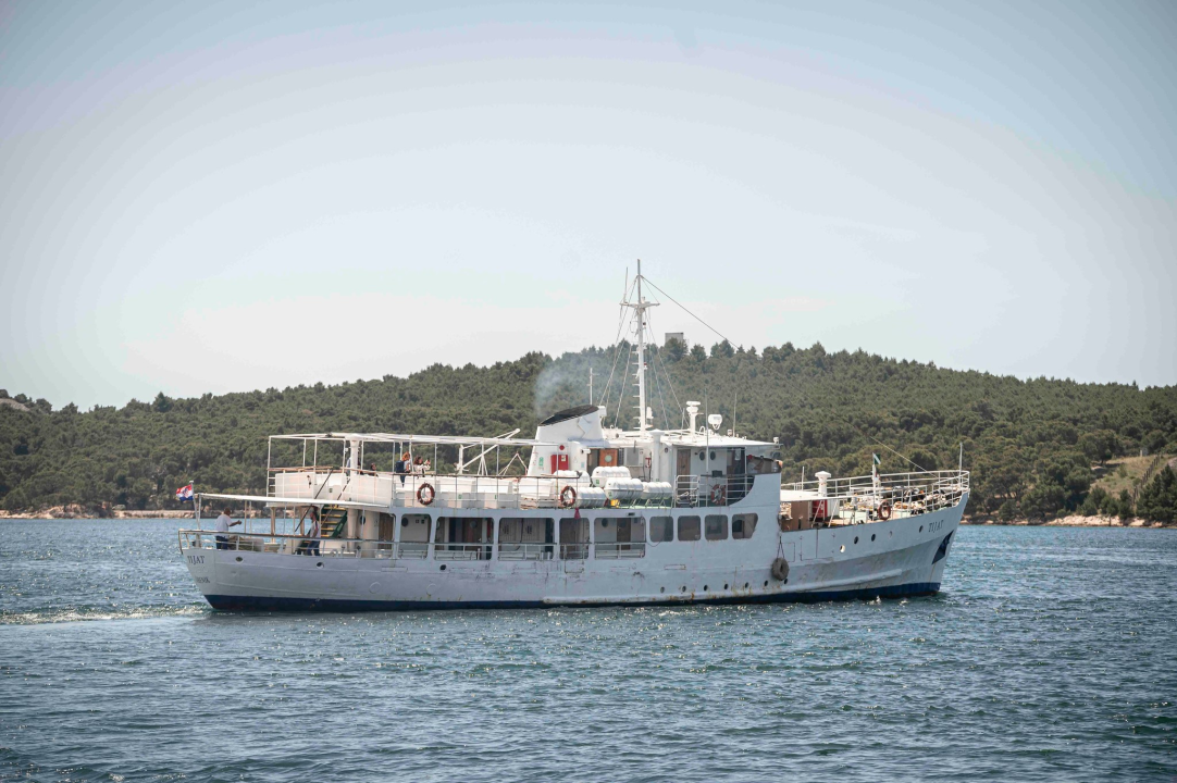 'Tijat' isplovio na probnu vožnju zbog certifikata: Župan Jelić prvi put na kultnom brodu