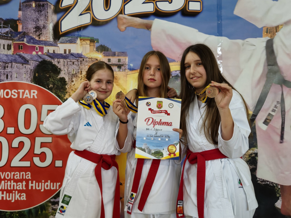 FOTO Karataši Šibenika se za kraj sezone na Miminac vratili sa 11 medalja iz Hercegovine