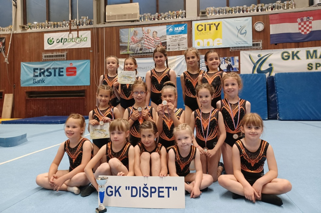 FOTO Gimnastičarke Dišpeta uzele dvije ekipne medalje u Splitu, Roku Zoriću pojedinačno zlato