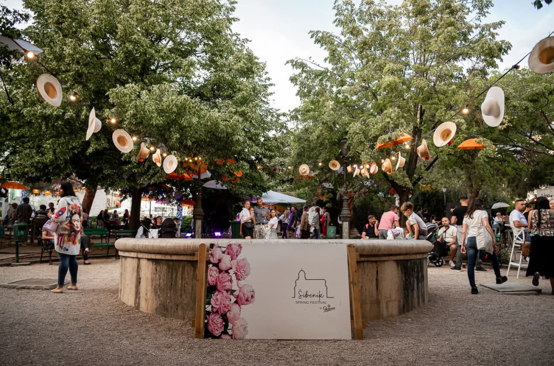 Otvoren Šibenik Spring festival: Peco rasplesao pun Perivoj Roberta Visianija