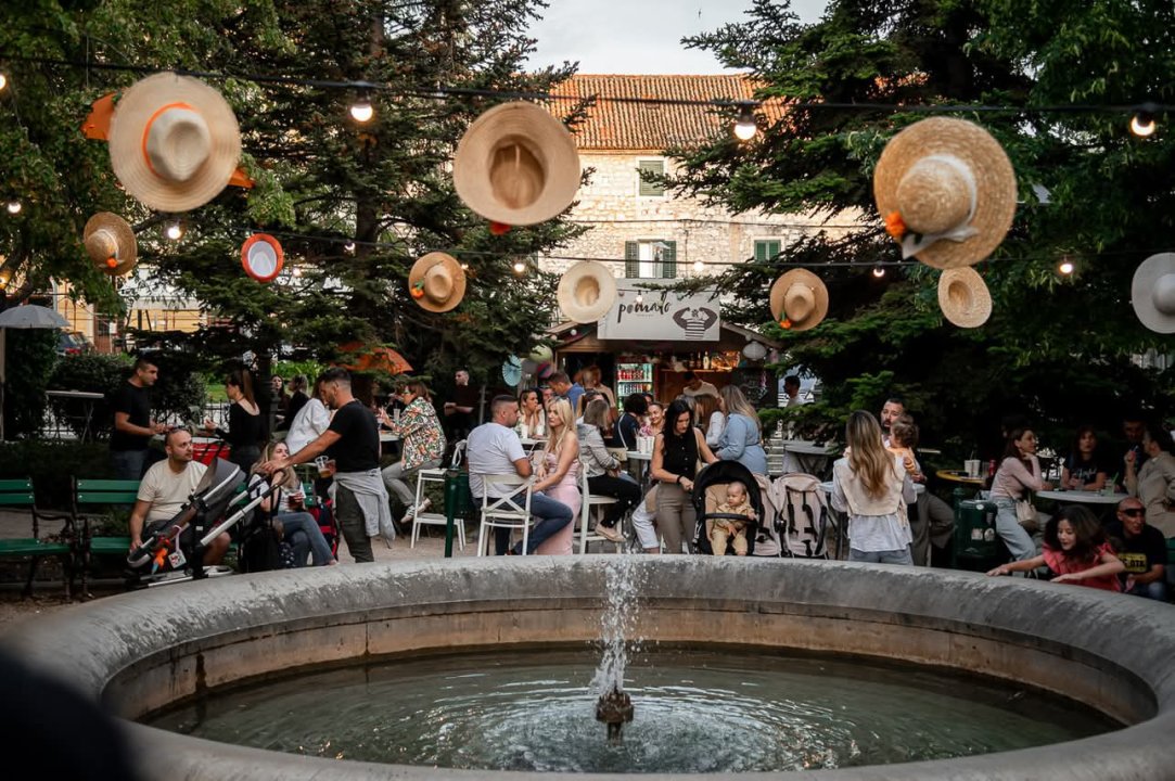 Otvoren Šibenik Spring festival: Peco rasplesao pun Perivoj Roberta Visianija