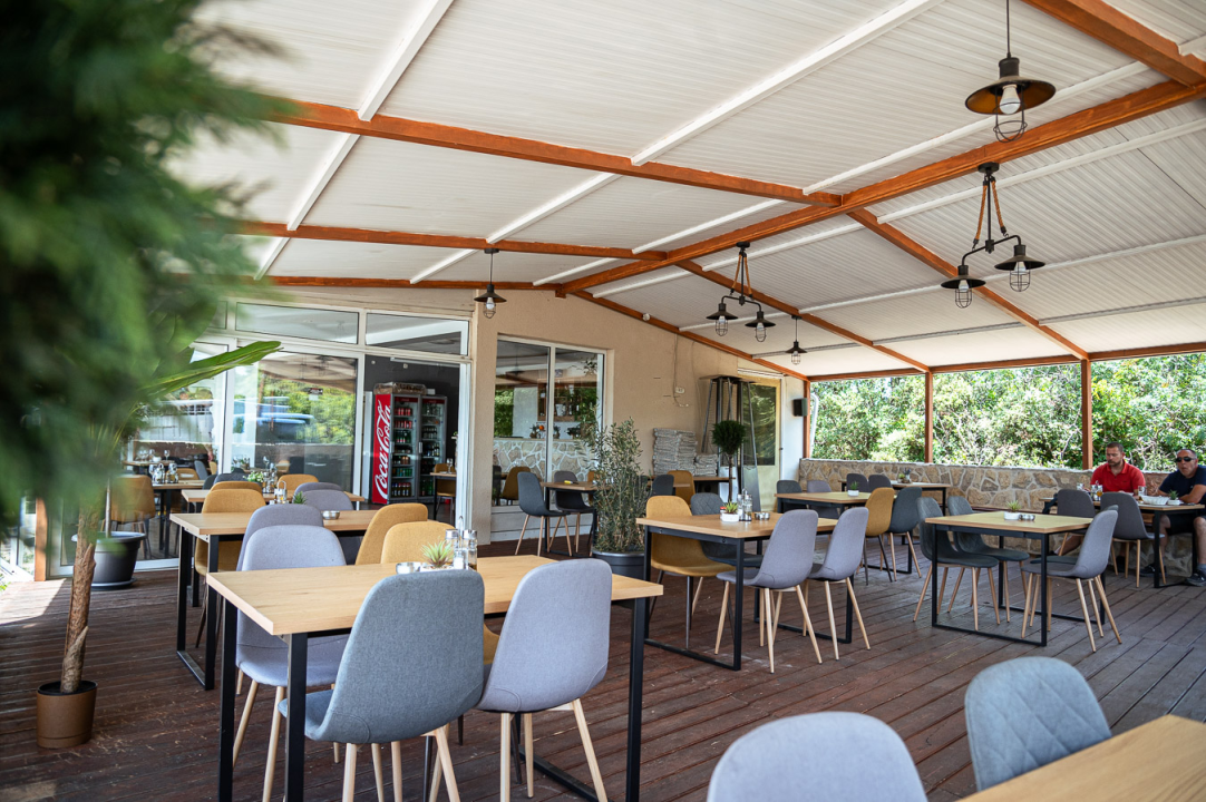 FOTO Glazba uživo i vrhunska spiza – Bore i Ermin u restoranu Mačak!