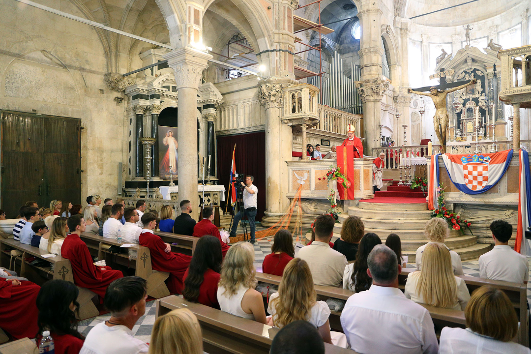 Svečano proslavljena svetkovina Duhova u katedrali sv. Jakova
