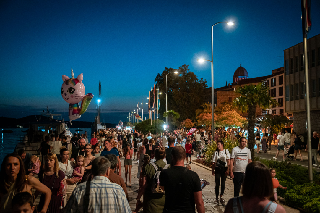 Spektakularan vatromet i grupa Rišpet označili kraj svečanog otvorenja 65. MDF-a