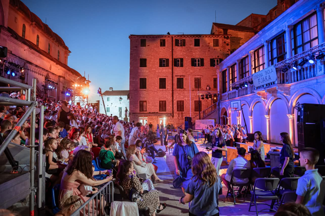 Održana generalna proba: Svečano otvaranje 65. MDF-a u Šibeniku uz mjuzikl, vatromet i feštu do ranih jutarnjih sati