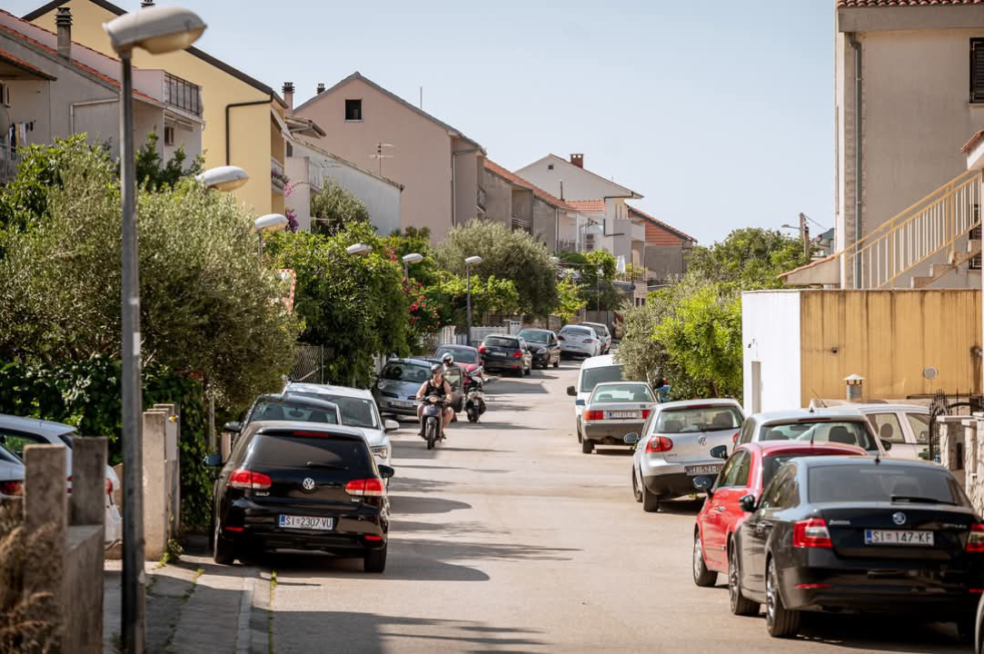 Nekretnine u Njivicama sve traženije, grad planira čvorove za lakši ulaz u Šibenik