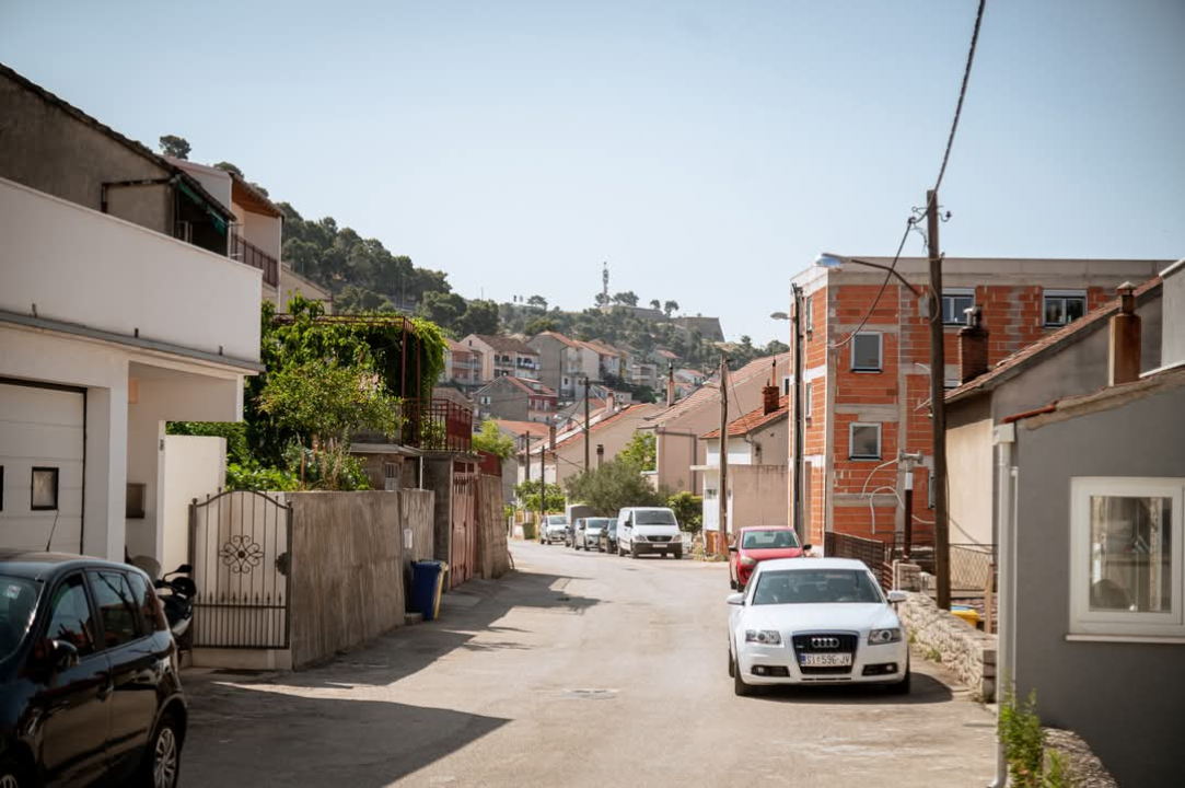 Nekretnine u Njivicama sve traženije, grad planira čvorove za lakši ulaz u Šibenik