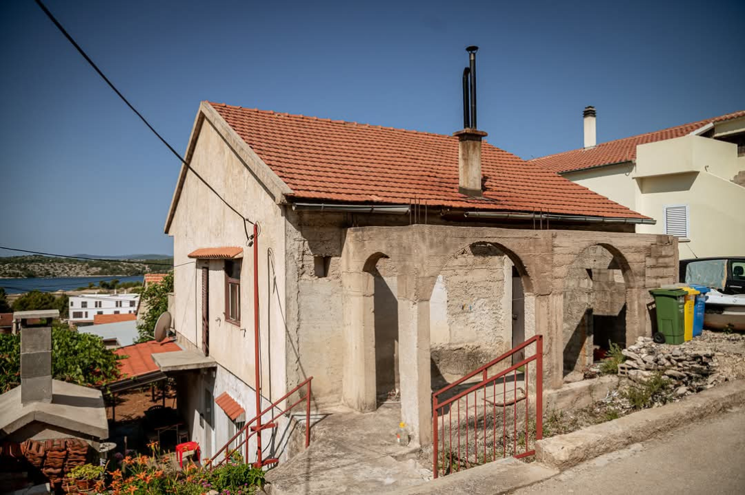 Nekretnine u Njivicama sve traženije, grad planira čvorove za lakši ulaz u Šibenik