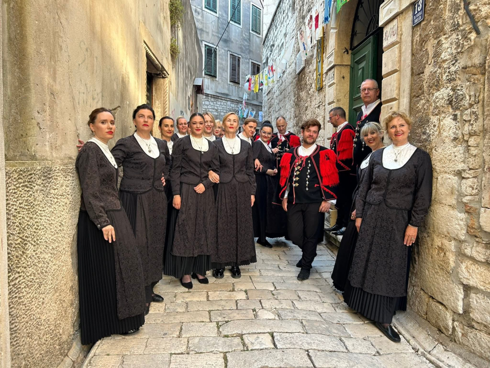 Šibensko pjevačko društvo Kolo snima spot za pjesmu 'Kruna kralja Tomislava'