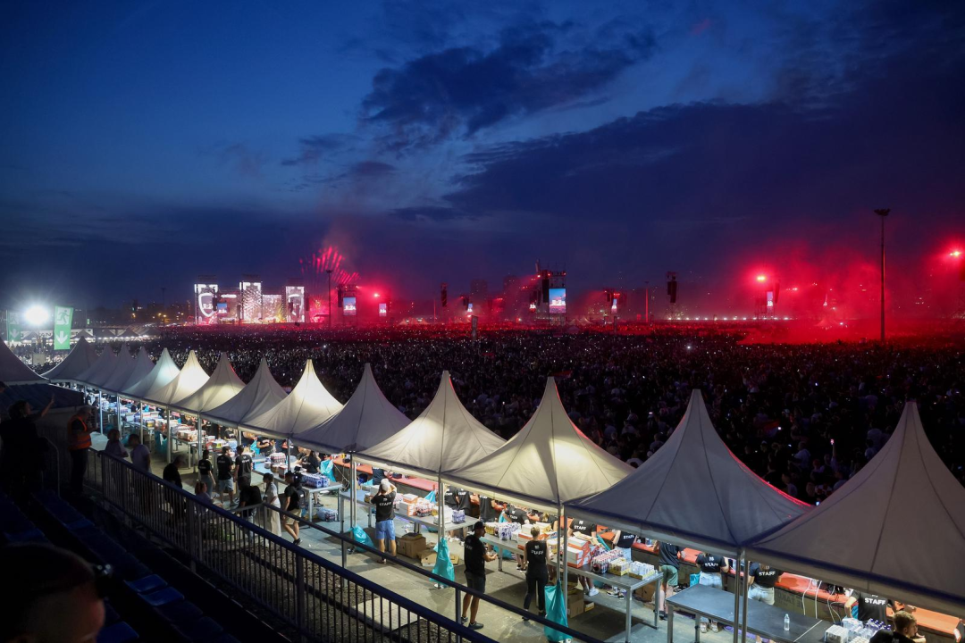 Koncert na Hipodromu počeo vatrometom. Thompson: 'Vratimo se svojim kršćanskim korijenima'