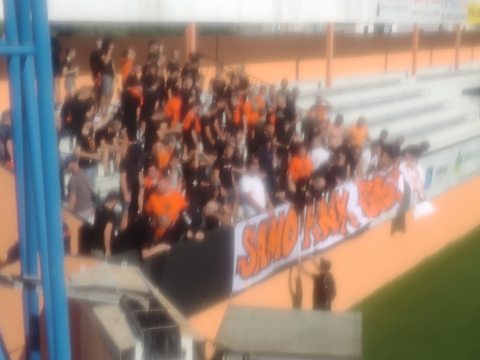 FOTO Funcuti podržali svoje ljubimce u narančastom na startu priprema: Klupski grb uskoro opet plavi