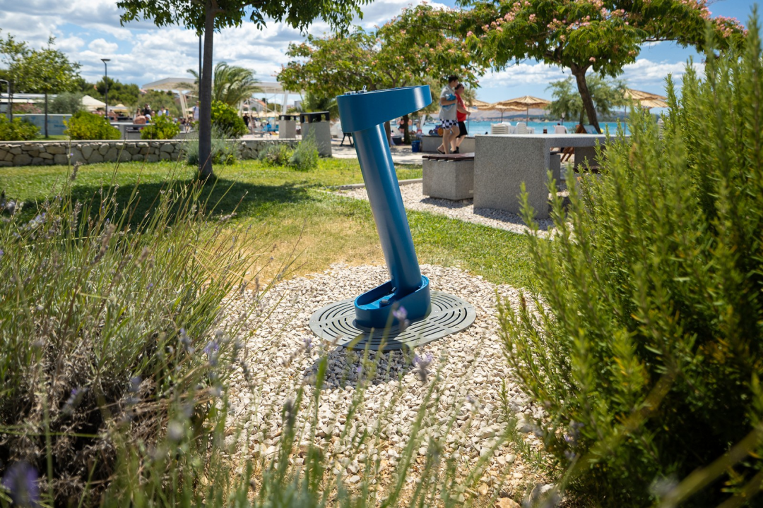 Šibenik postavio deset novih gradskih česmi čiji dizajn potpisuje Ante Filipović Grčić