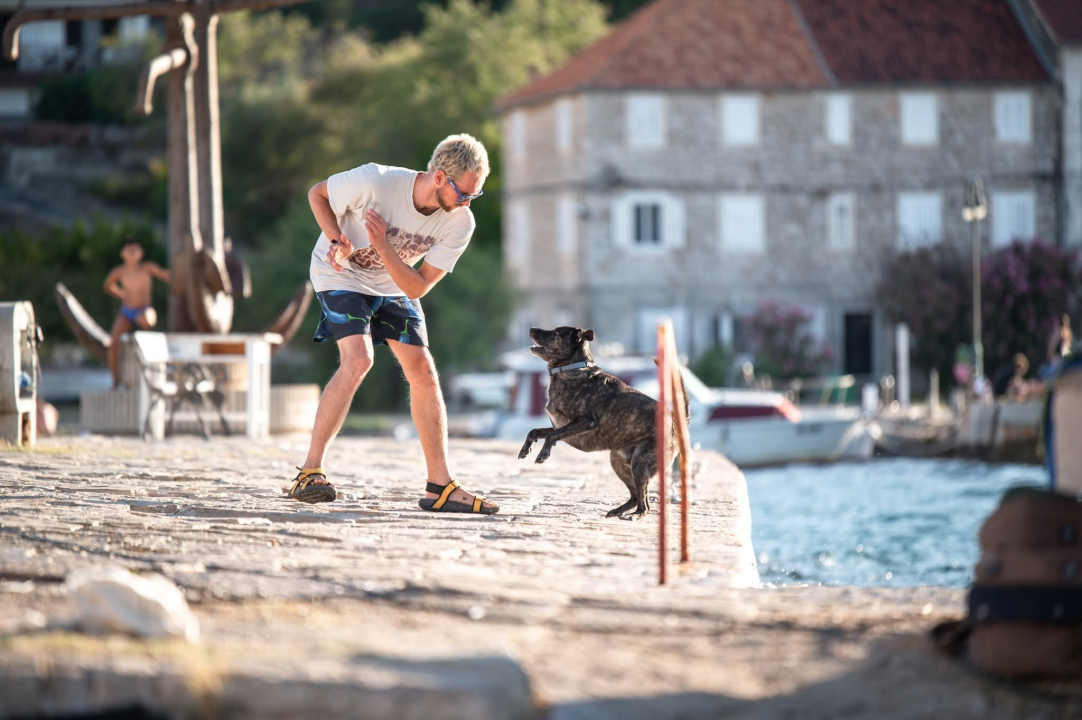 Otok glazbe i kreativnosti: Zlarin Street Music festival uz radionice, nastupe i večernji ples pod zvijezdama