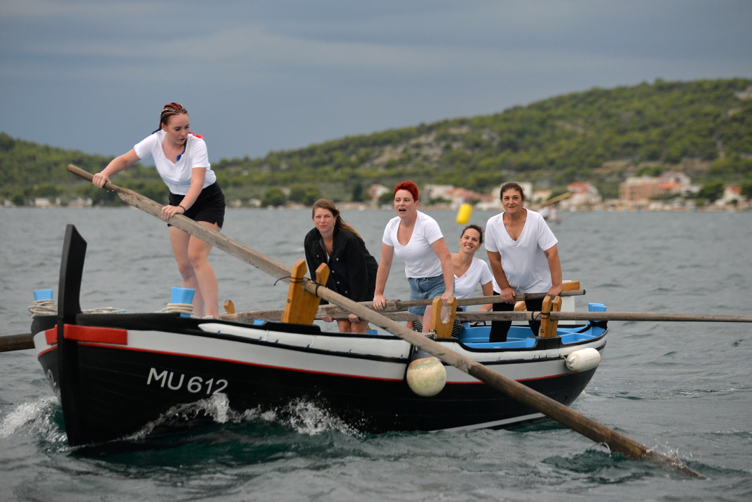 Održana ženska veslačka regata u Betini: Pogledajte koje su ekipe bile najbolje