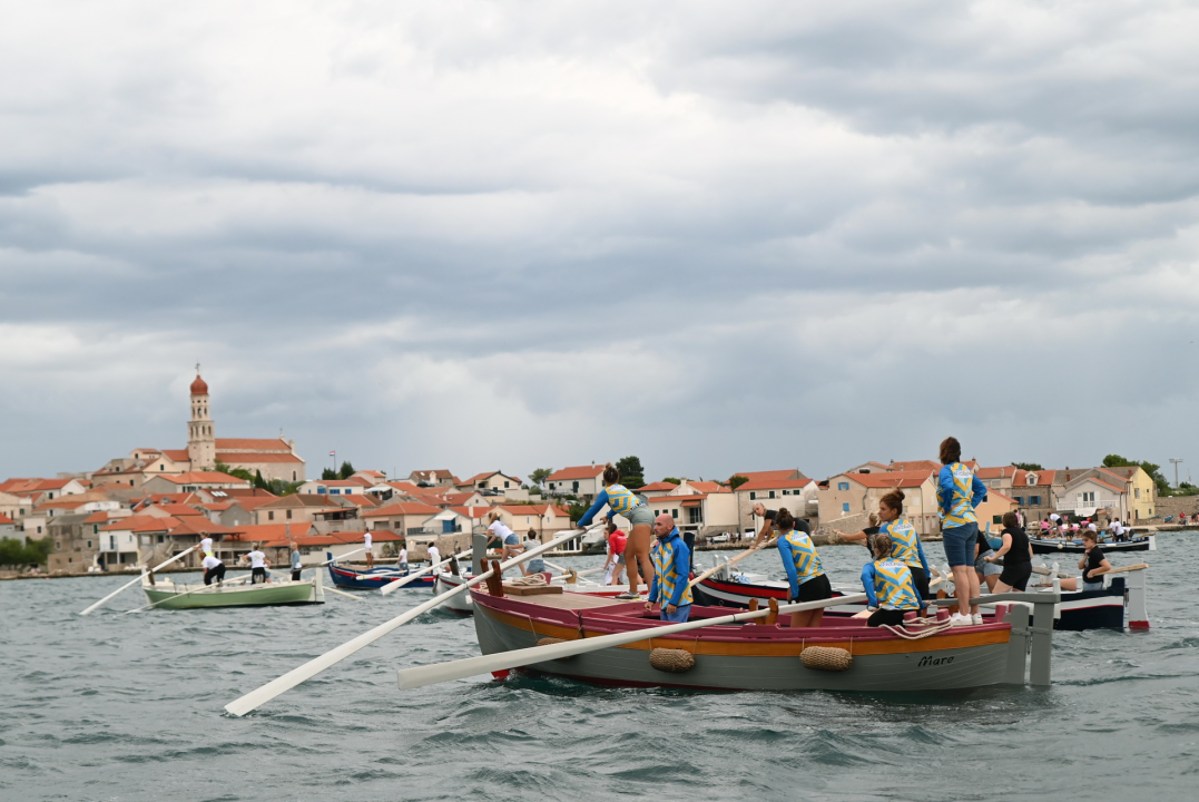 Održana ženska veslačka regata u Betini: Pogledajte koje su ekipe bile najbolje