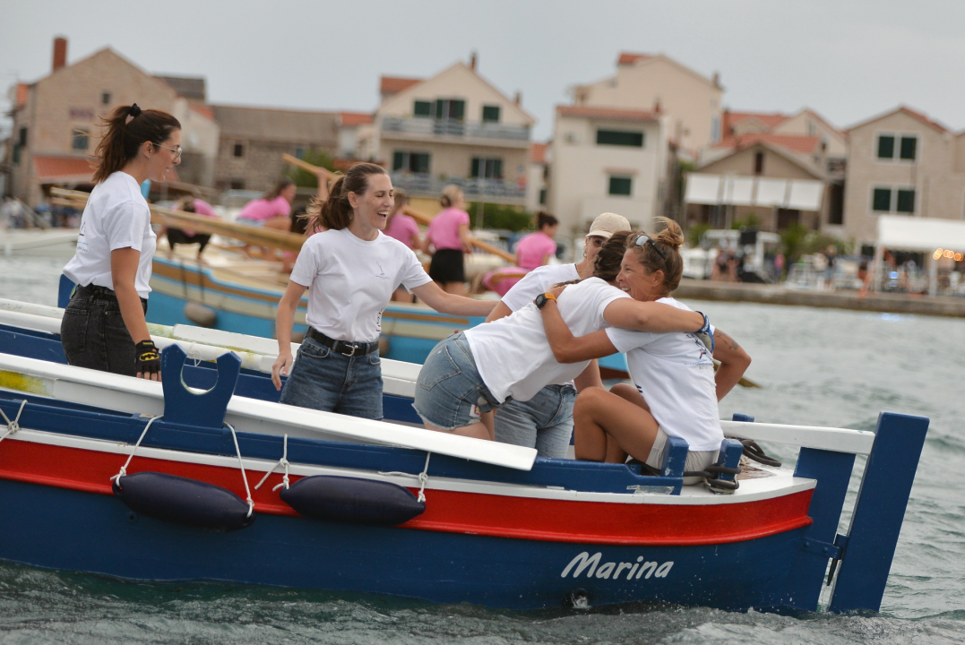 Održana ženska veslačka regata u Betini: Pogledajte koje su ekipe bile najbolje