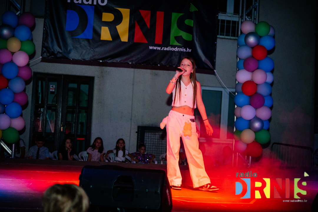 U Drnišu održan 5. Minifest, dječje pjevačko natjecanje