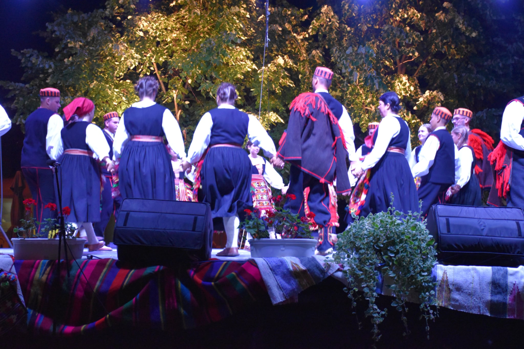 Članovi KUD-a 'Zvona Zagore' iz Mirlovića u Posušju predstavili raskoš svojih plesova, nošnji, napjeva i običaja