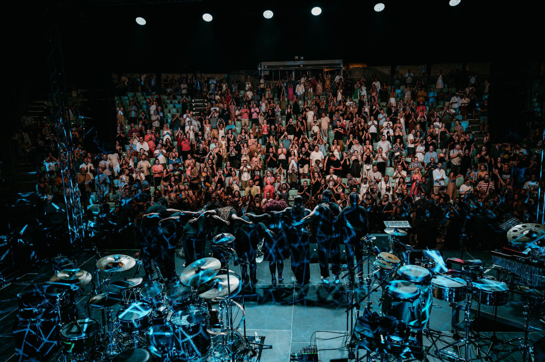 Kyoto Jazz Massive u proširenom sastavu oduševio publiku na tvrđavi sv. Mihovila  