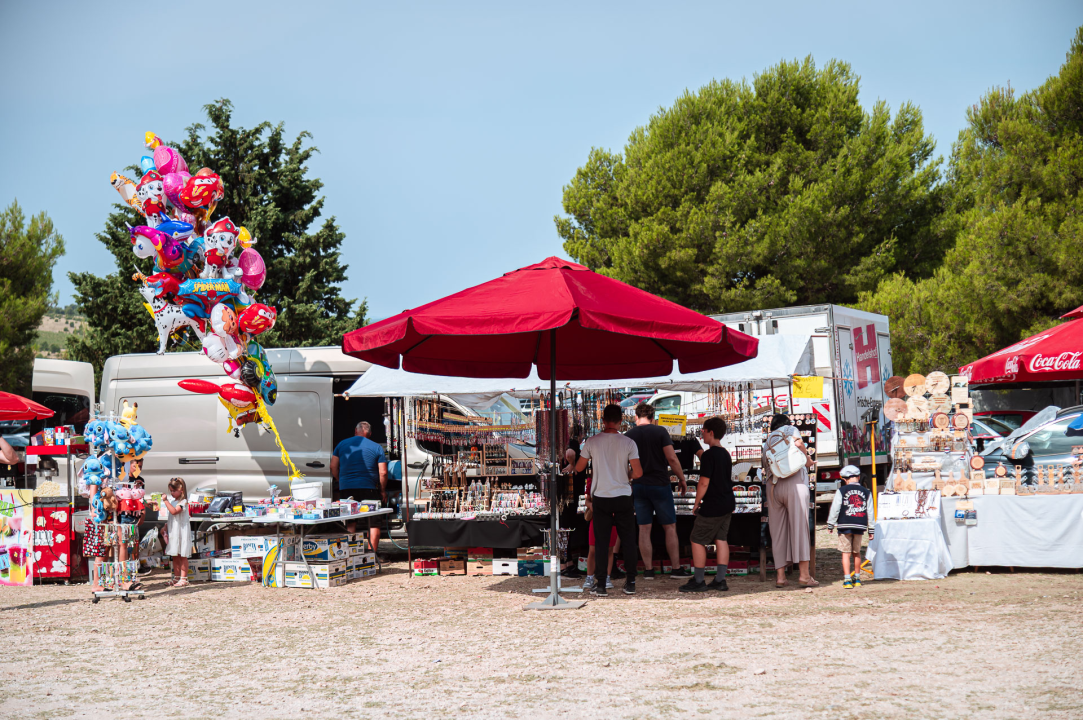 FOTO Blagdan Velike Gospe u Vrpolju: Brojni vjernici okupili su se jutros na svečanom misnom slavlju