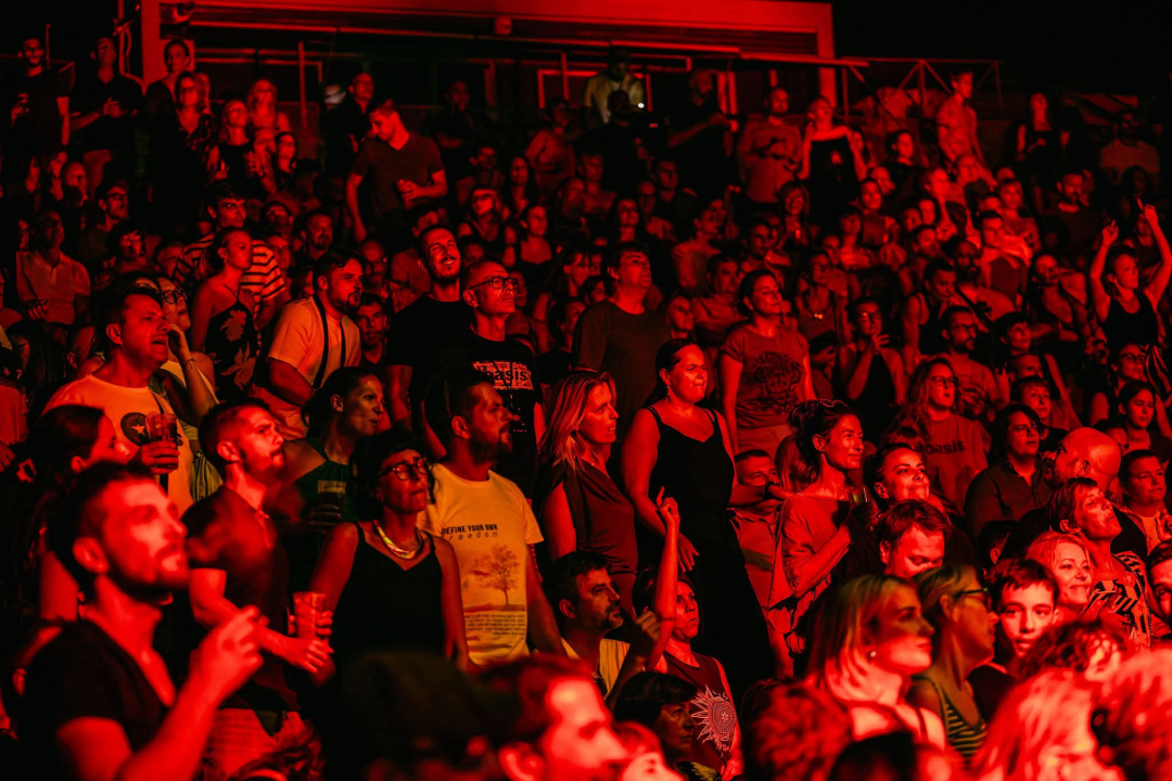 Pogledajte atmosferu: Darko Rundek & Ekipa i PipsChips&Videoclips rasplesali Tvrđavu sv. Mihovila