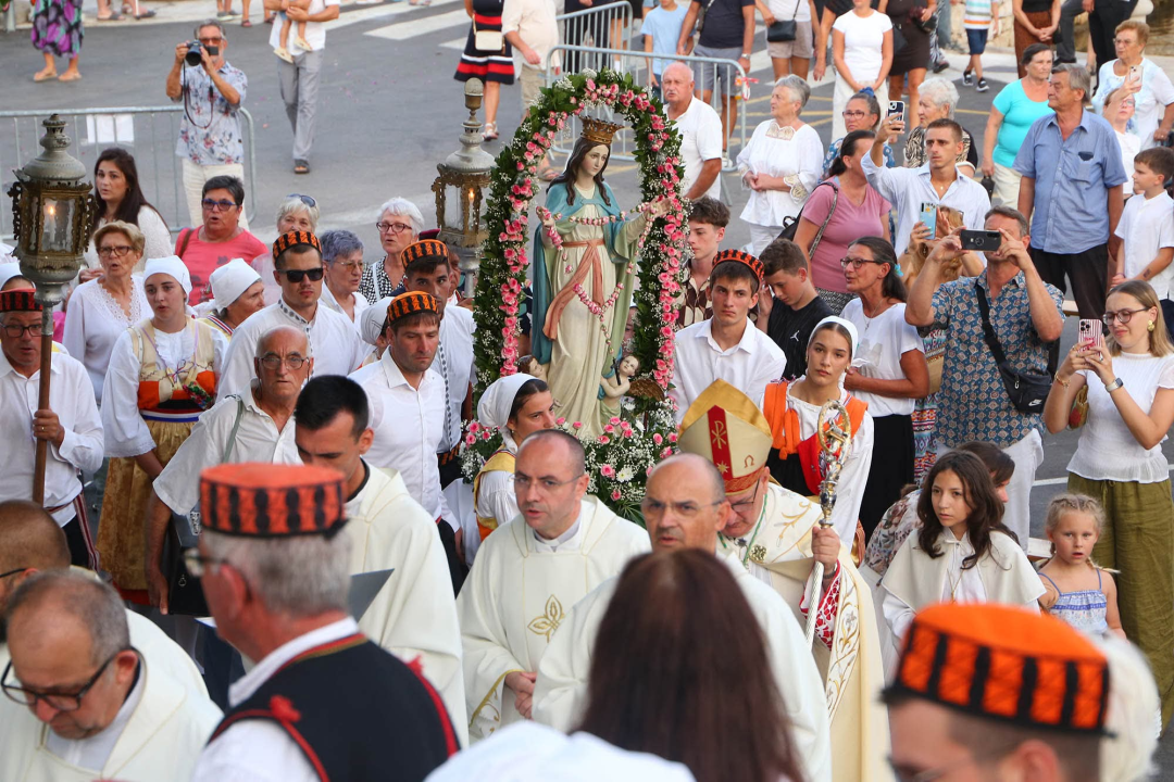 Tribunj svečano proslavio blagdan Velike Gospe