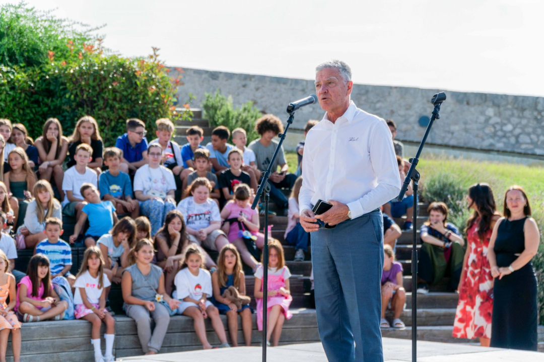 Gradonačelnik Burić podijelio 130 diploma mališanima s trećeg ljetnog kampa RaSTEM