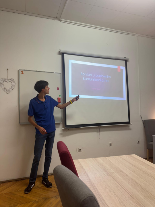 FOTO Polaznici POU Šibenik završili programe prekvalifikacije s izvrsnim uspjehom!