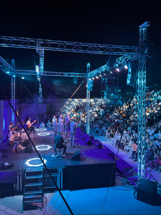 Tomislav Bralić i klapa Intrade oduševili šibensku publiku na Tvrđavi sv. Mihovila