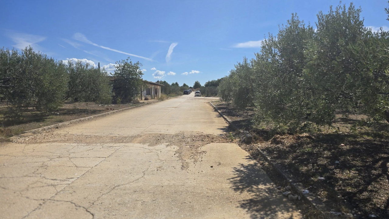 Nekada važna festivalska lokacija, danas divlji deponij: Što se to događa u ex vojarni Bribirskih knezova?