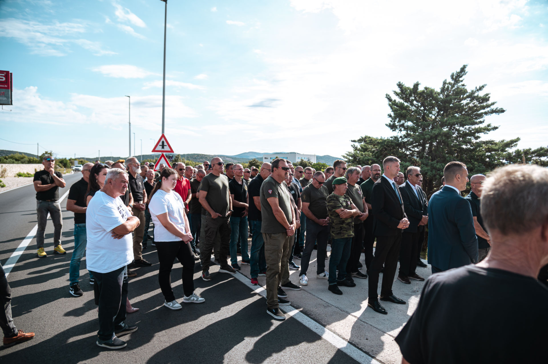 Na šibenskom mostu odana počast Marinku Kardumu