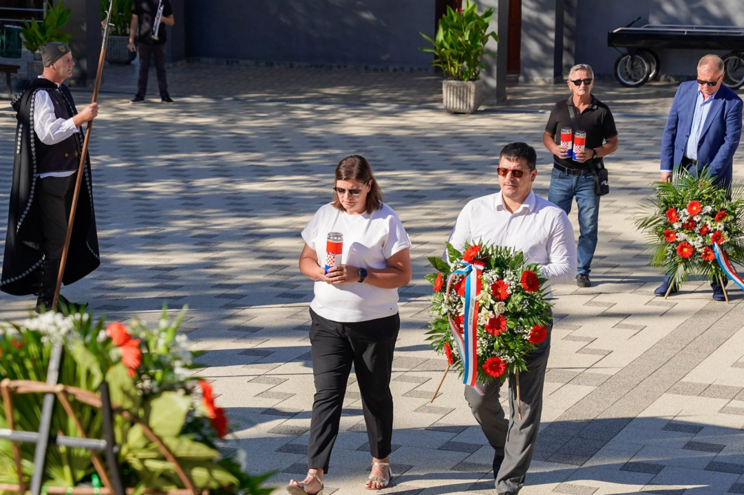 Povodom Dana Grada i blagdana sv. Mihovila na Kvanju položeni vijenci 