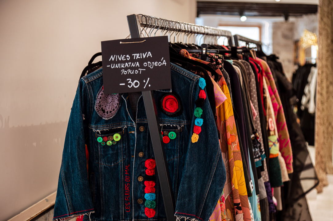 FOTO Iskoristite listopadske popuste na umjetnička djela i unikatnu odjeću u Galeriji Juraj Dalmatinac