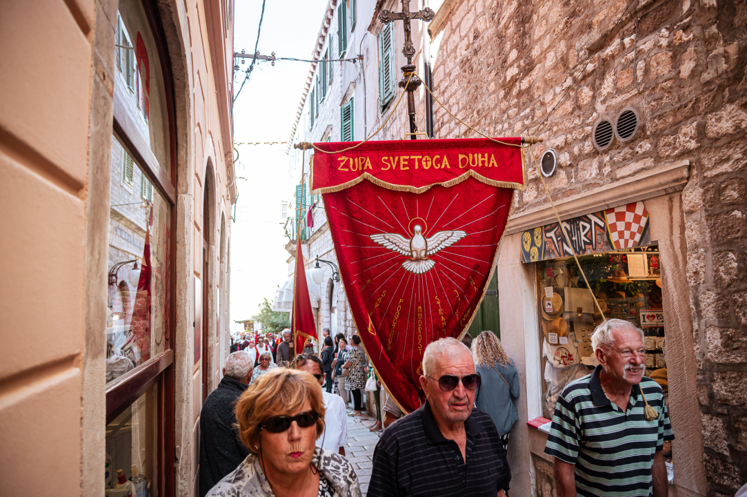 FOTO Održana svečana procesija i sveta misa u povodu blagdana sv. Mihovila