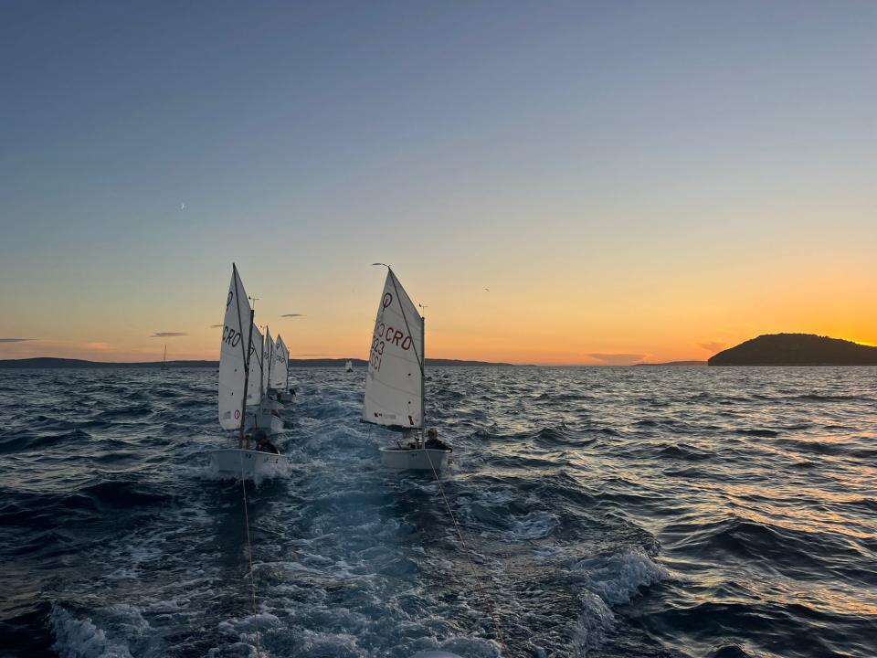 Šibenski jedriličari Mila Perkov i Jakov Blinja briljirali na Maloj Mrdulji u Splitu