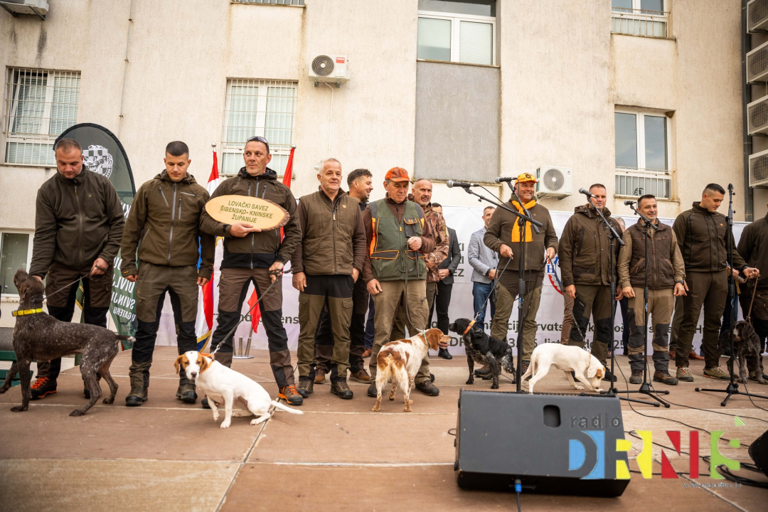 U Drnišu otvoreno Državno prvenstvo u radu lovnih pasa