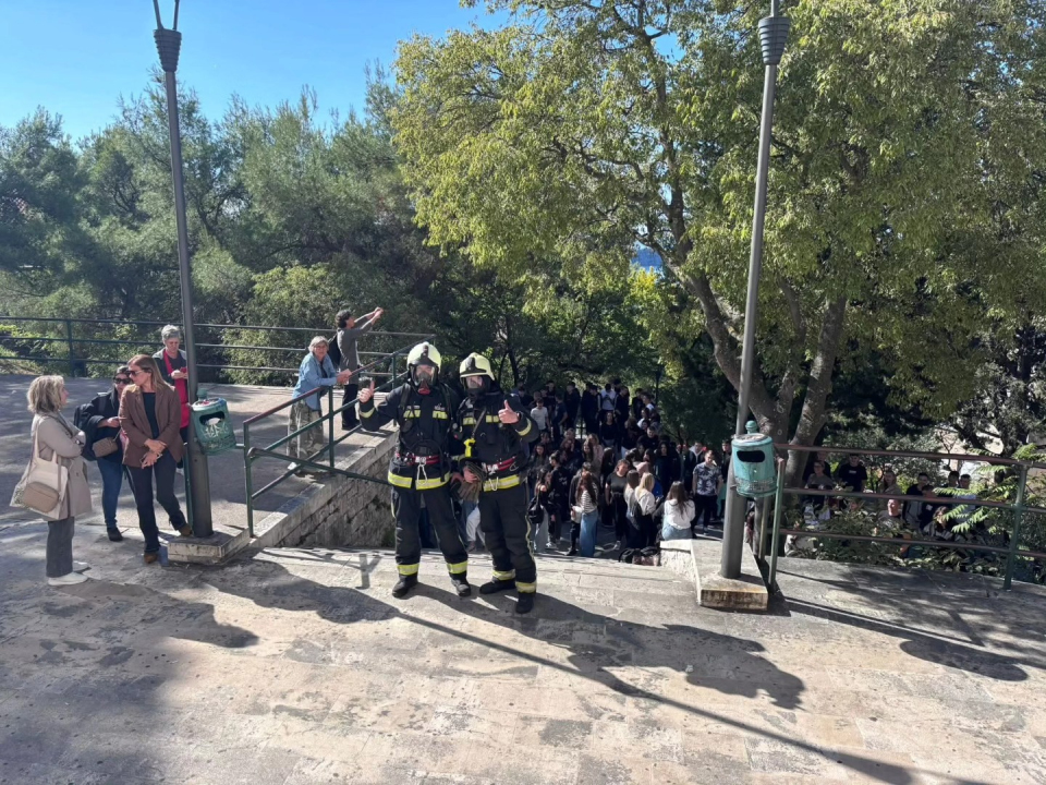 Održana protupožarna vježba u zgradi šibenske Gimnazije